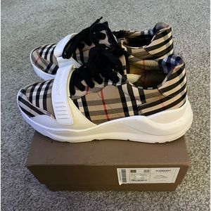 COPY - Burberry Sneakers